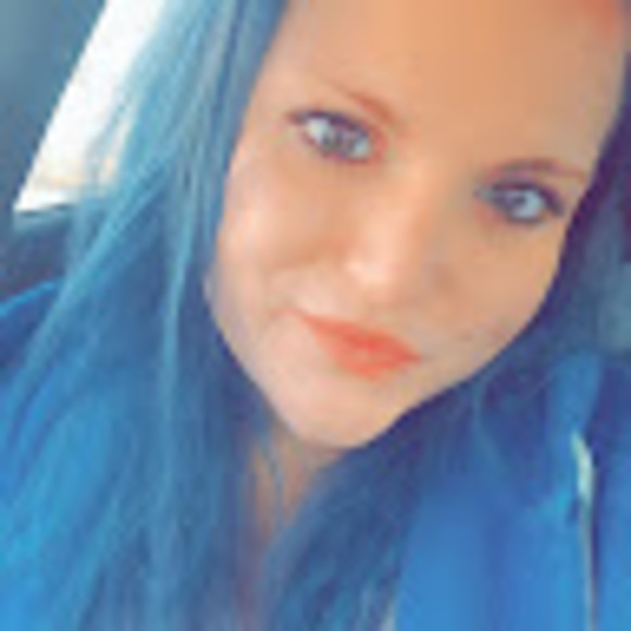 Meet your Posher, Kayla - Picture 1 of 1